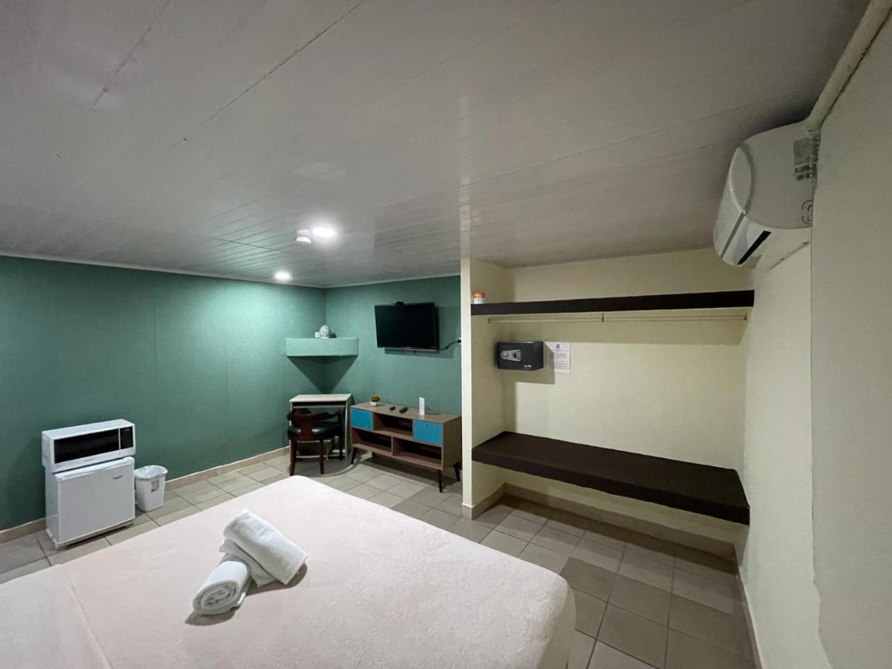 Hostal El Prado Panama City Exterior photo