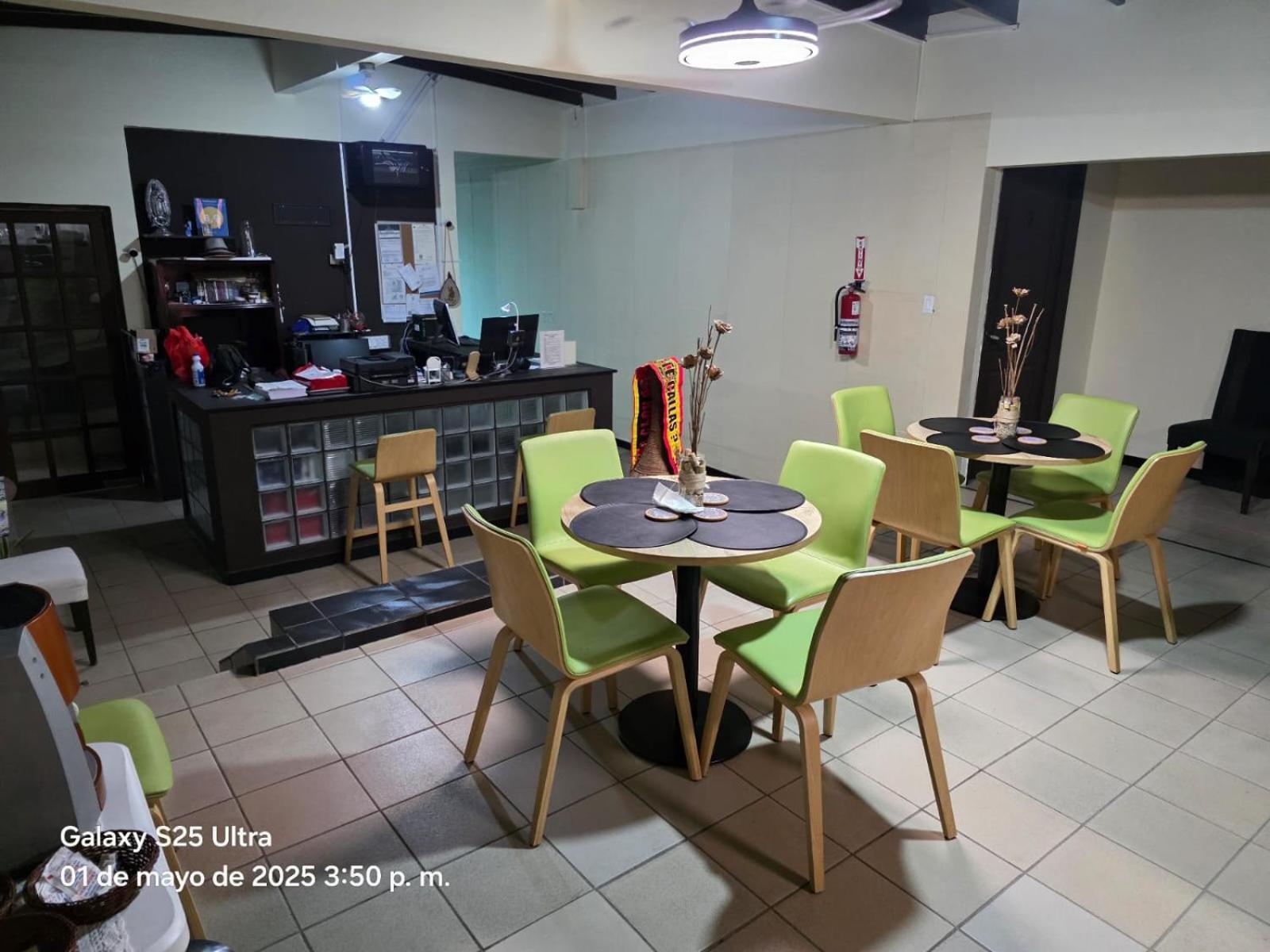 Hostal El Prado Panama City Exterior photo